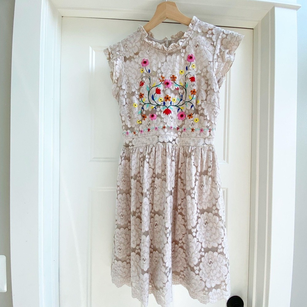 Sequin Hearts Dress Womens Junior Size 5 Lace Embroidery Short Sleeve Dress